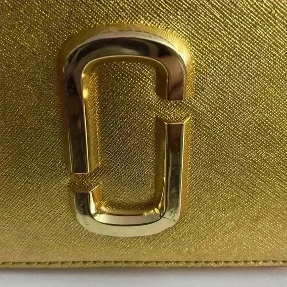 Excellent used condition rare all gold Marc Jacobs Crossbody bag purse - Picture 2 of 9